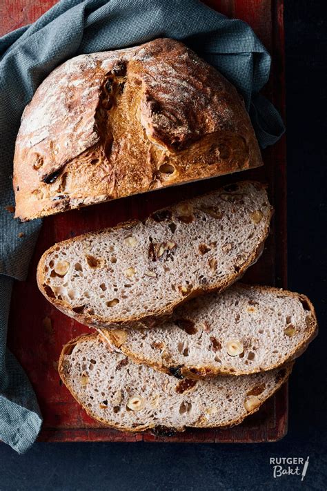 notenbrood met rozijnen